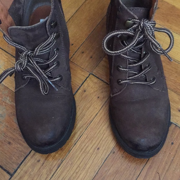 Steve Madden Brown Boots - Picture 2 of 5
